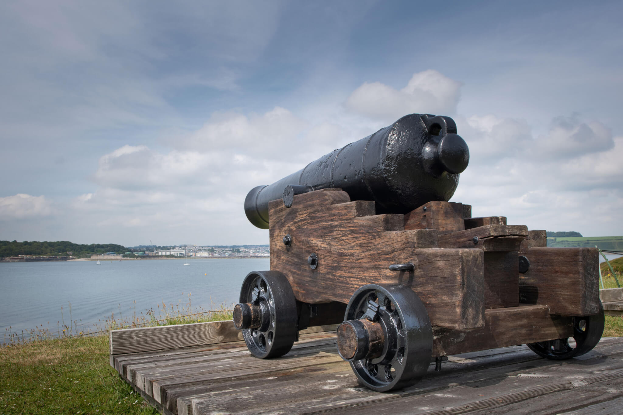 Cannon conservation at St Mawes Castle.