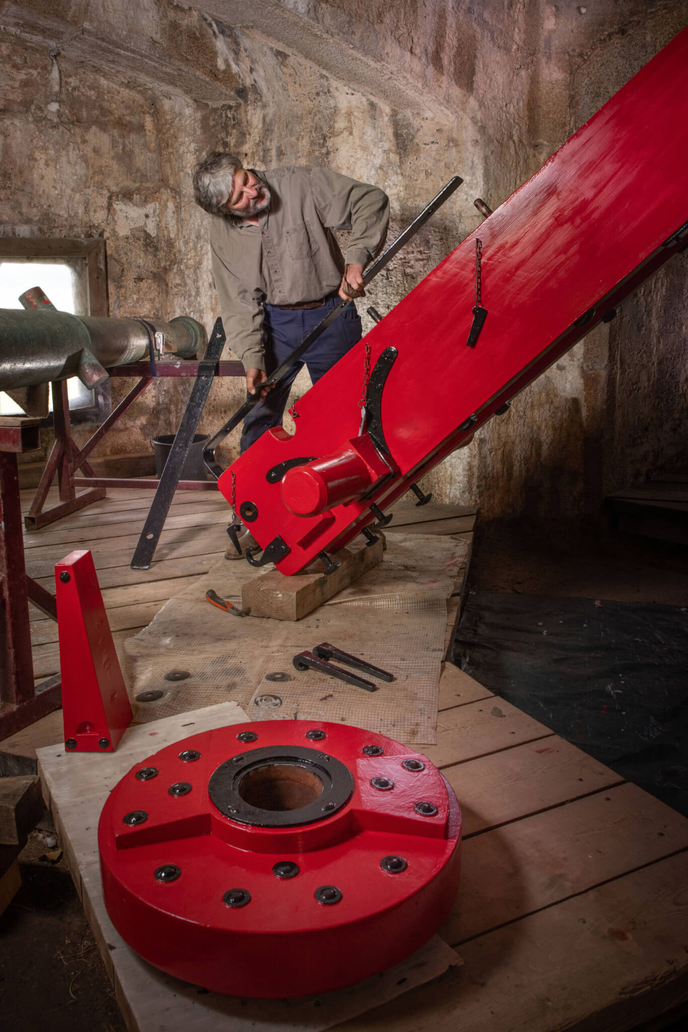 Cannon conservation at St Mawes Castle.