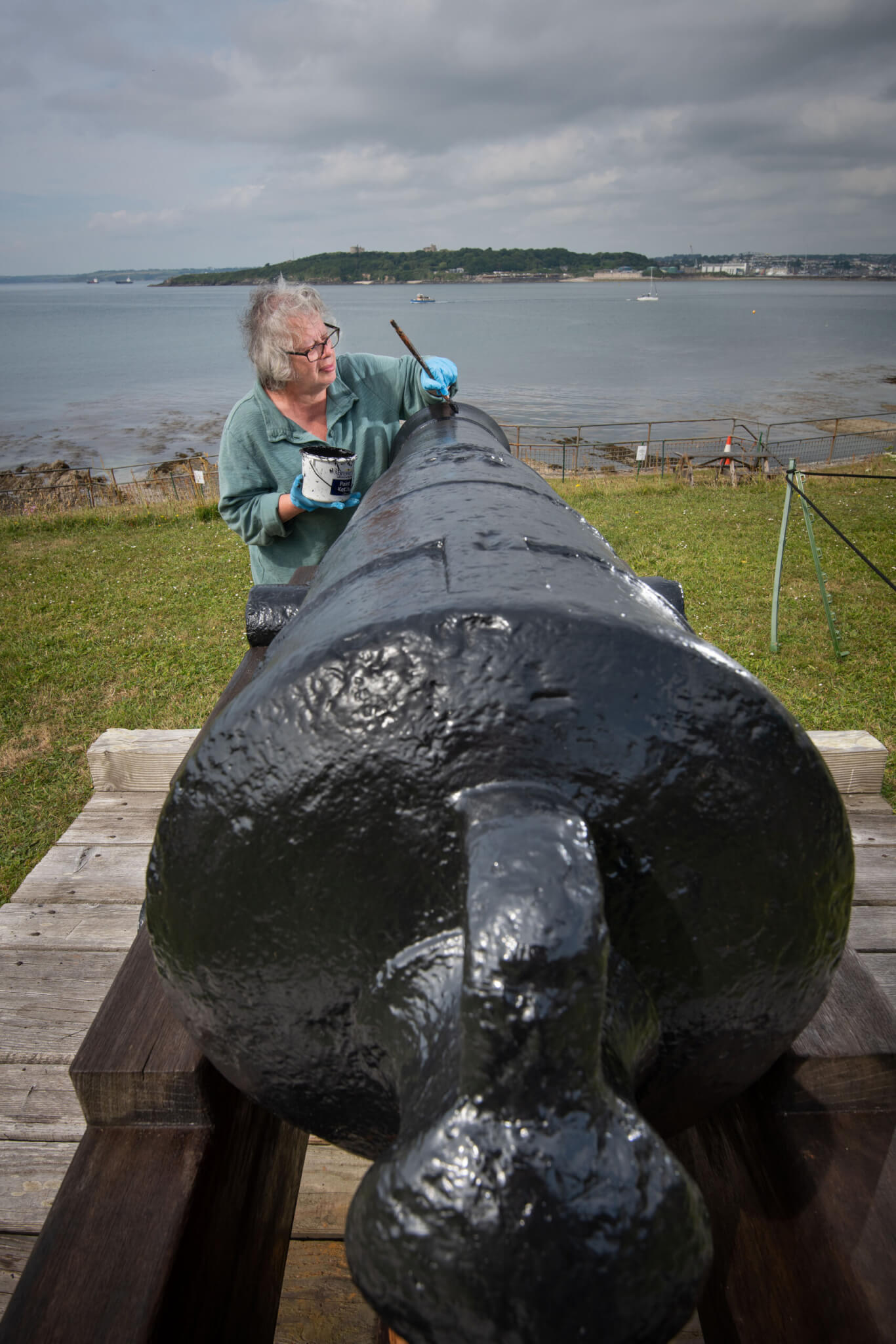 Cannon conservation at St Mawes Castle.