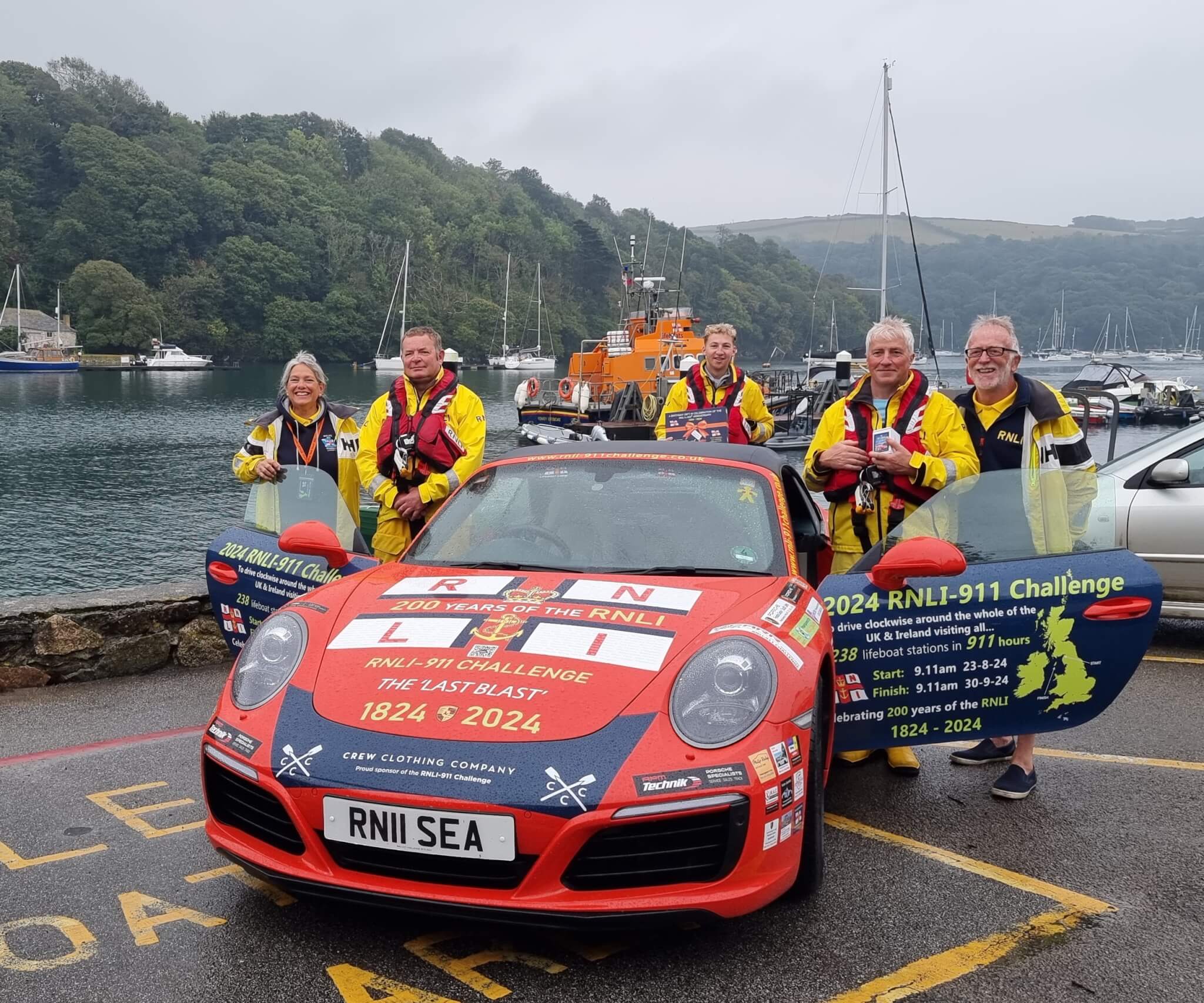 porsche_911_pit_stop_at_fowey_rnli_on_fundraising_journey_to_buy_a_lifeboat4