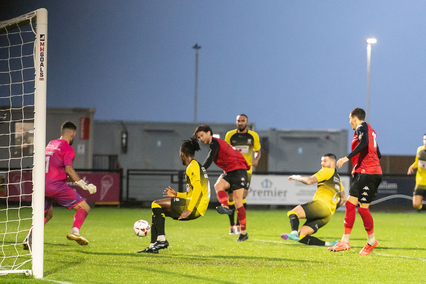 Truro City v Chesham Utd 23–11-24