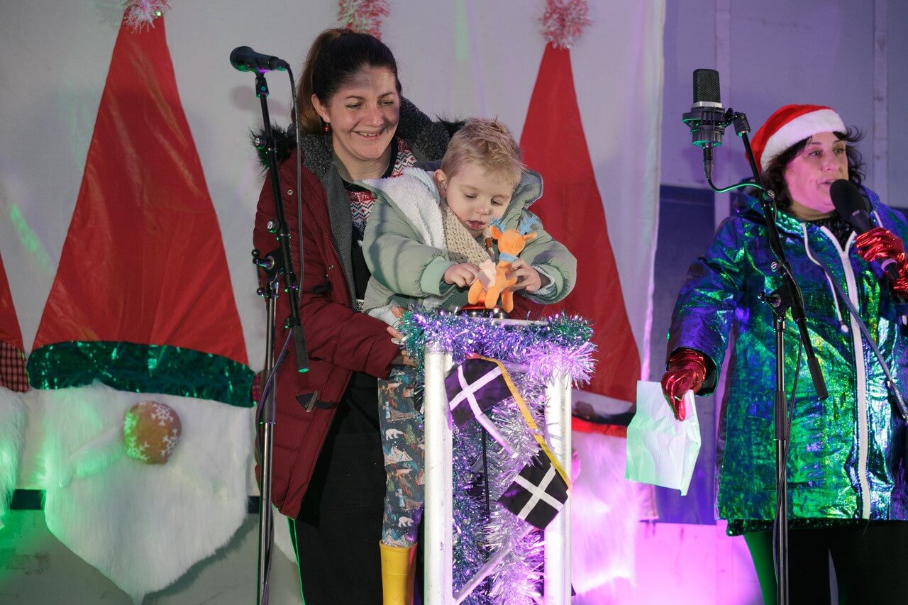 Louis steals the lights show4