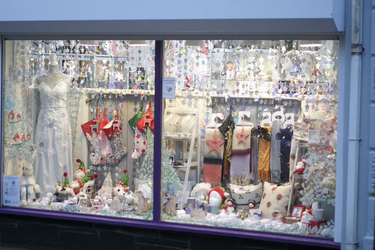 Louis steals the lights show6