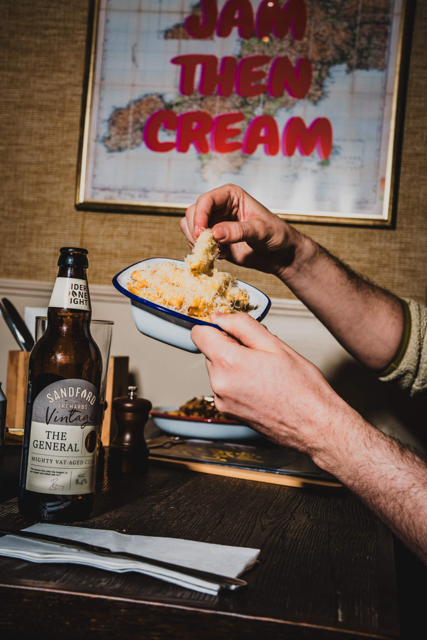 Padstow interior and fries – Image Credit_ Meor Studio