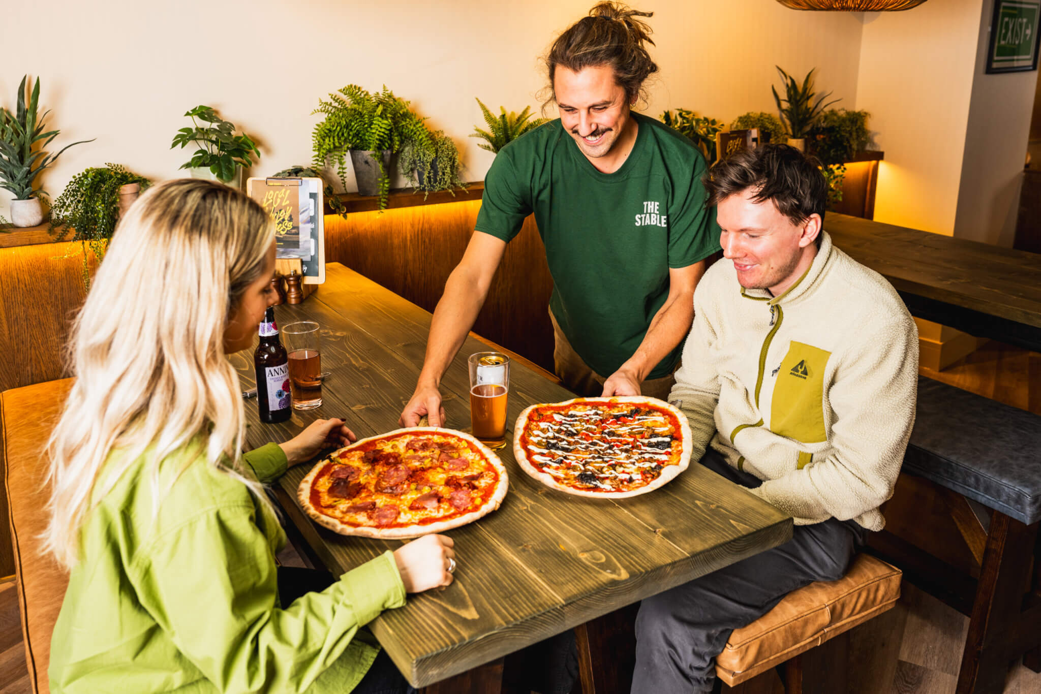 The Stable, Padstow, servign pizza – Image Credit_ Meor Studio