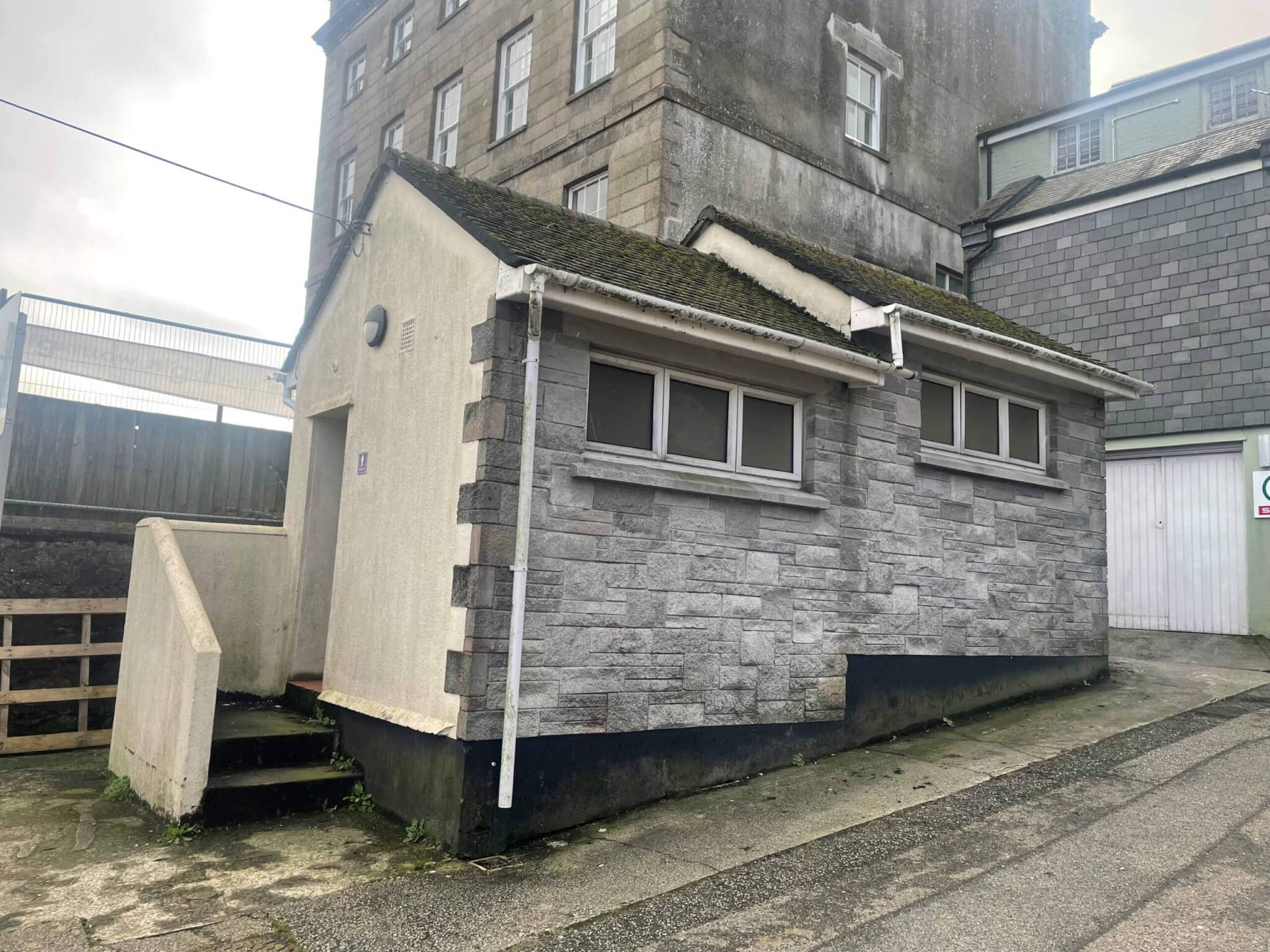 UNDER HAMMER – Permarin Toilets, Penryn