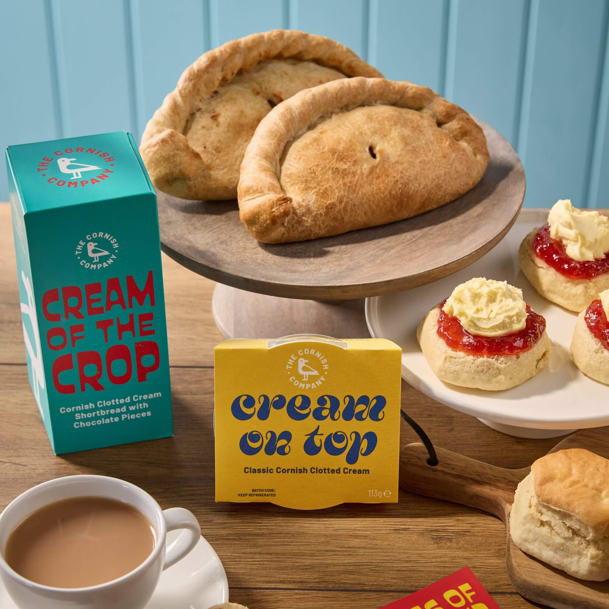 The Cornish Company extra mature cheddar, chutney and biscuits board
