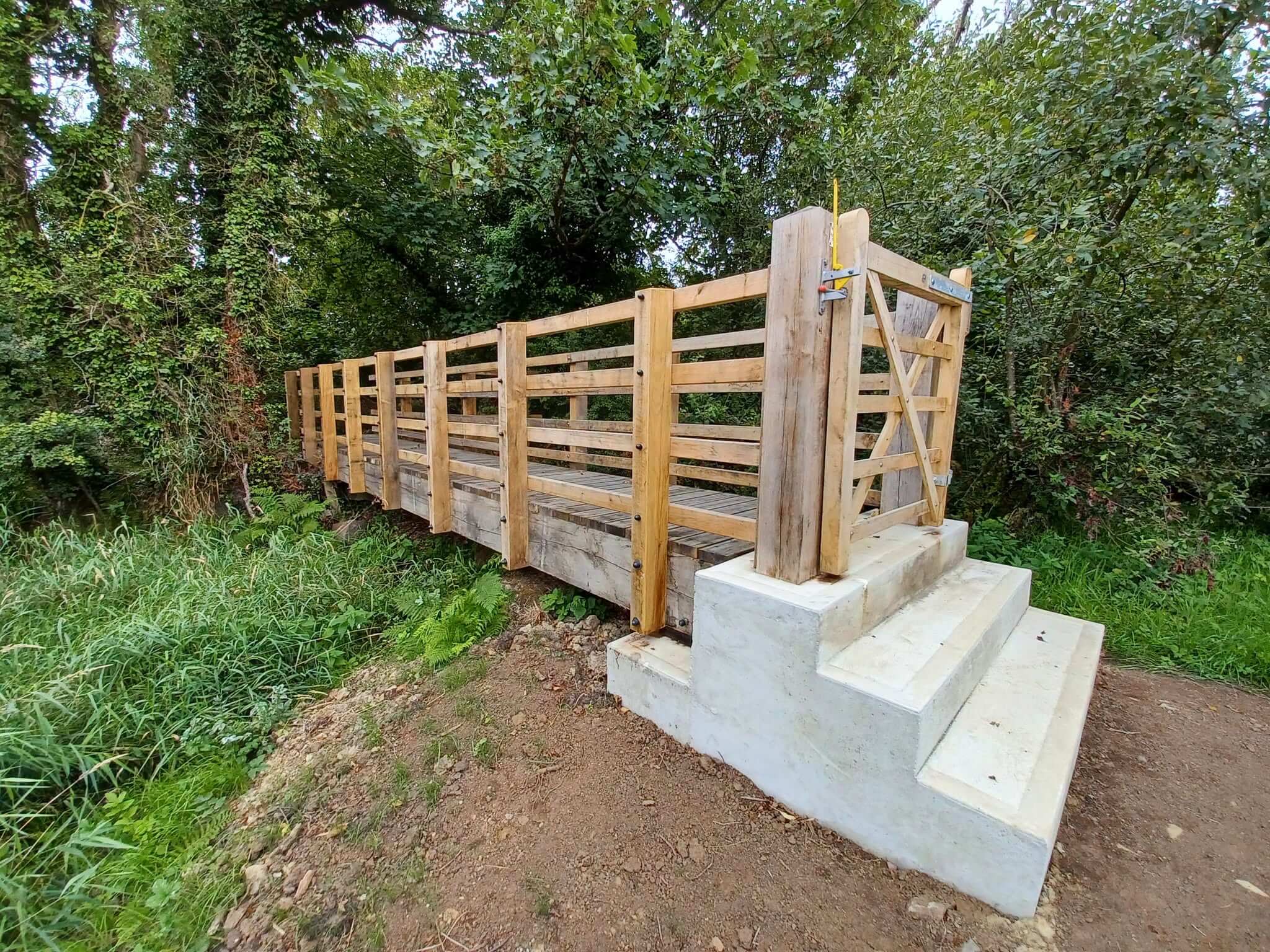 New timber footbridge with gate at Grade Ruan