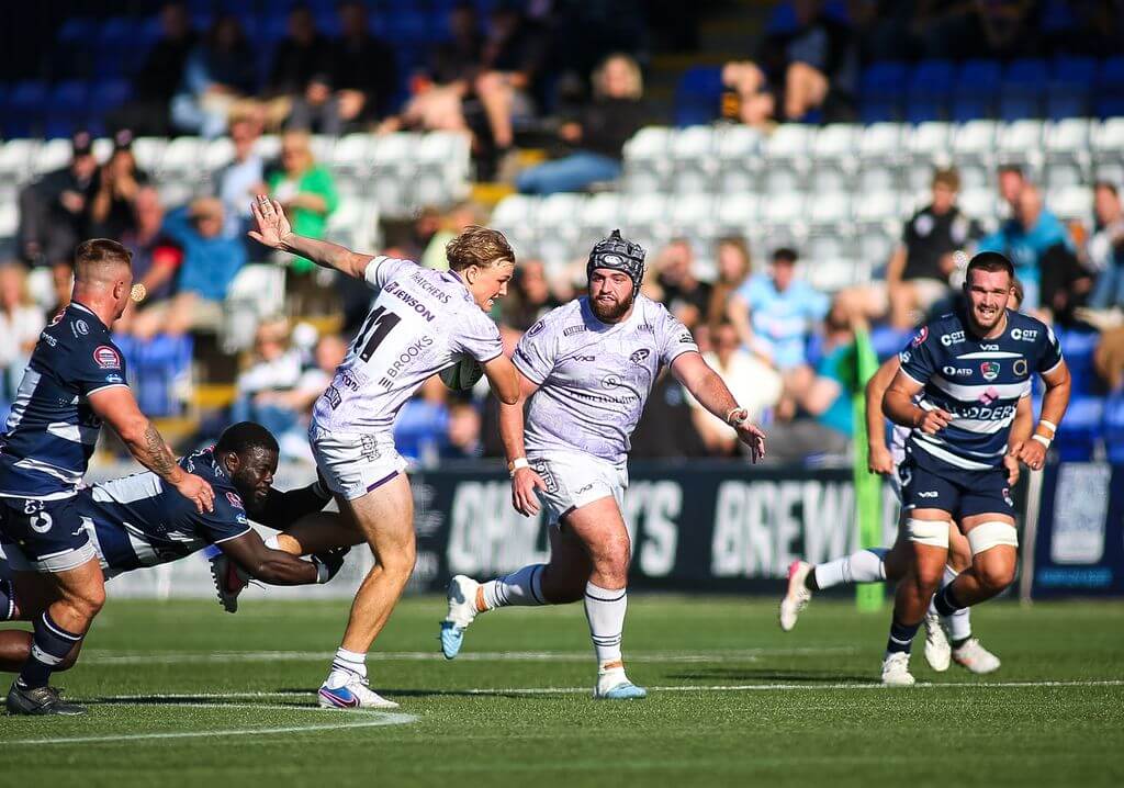 Cornish Pirates wing Finn Love running with the ball against Coventry
