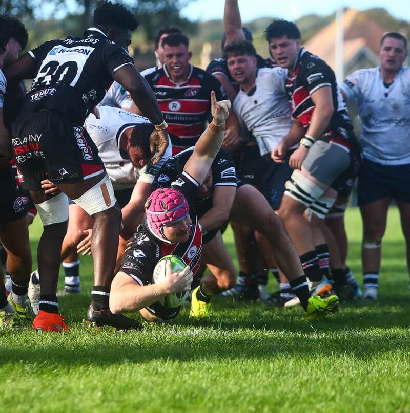 Matt Pritchard scores a try for Cornish Pirates against Doncaster Knights