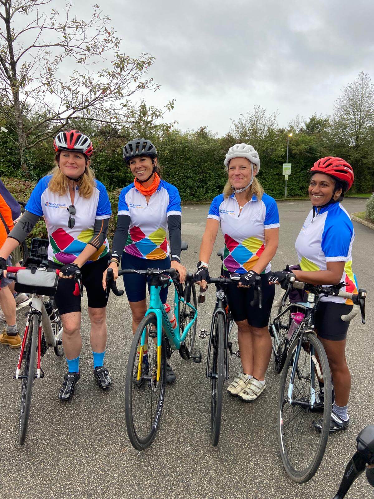 Four Pedal 4 Patients cyclists with their bikes before a stage