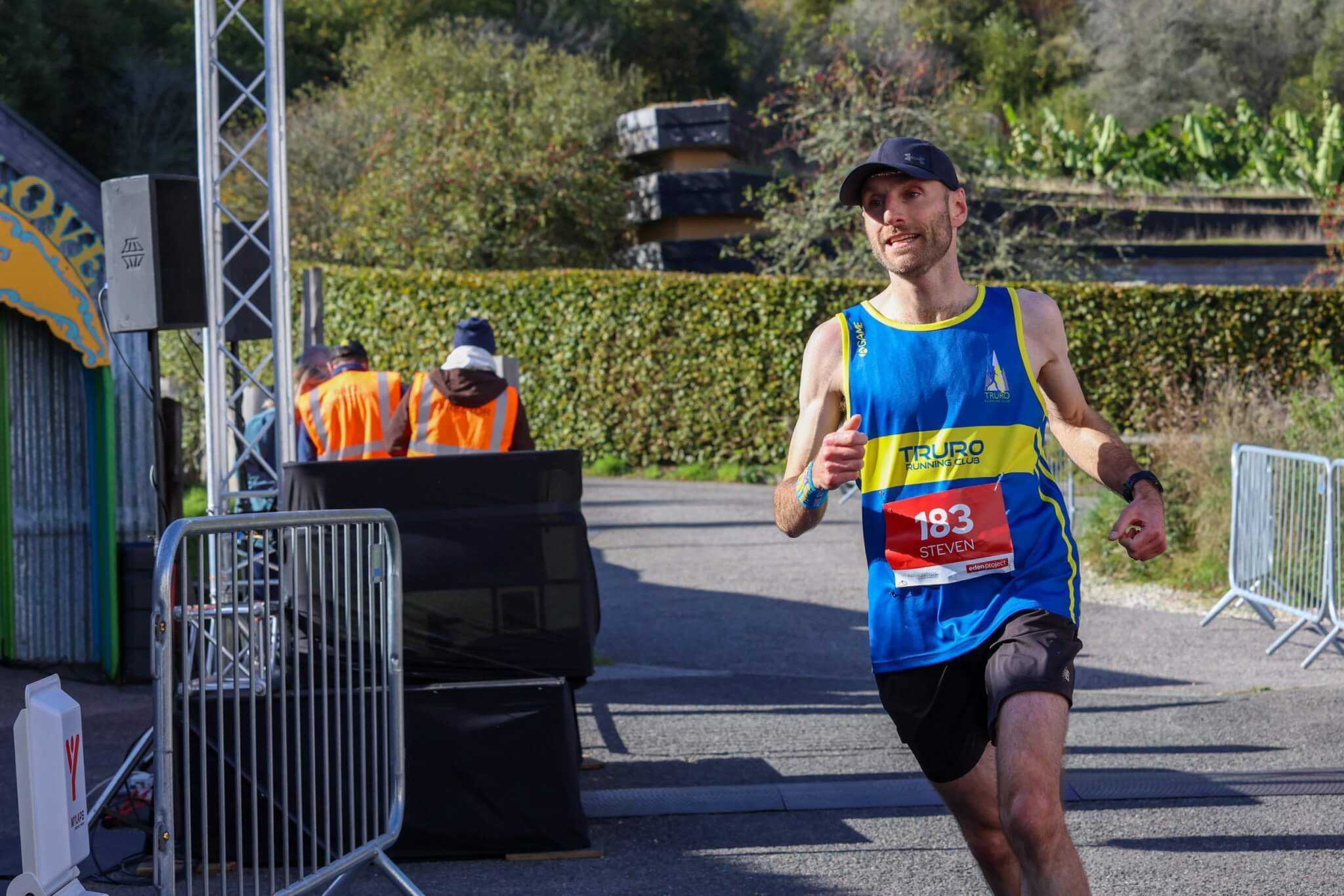 Steven Reynolds running towards the Eden Project Marathon finish