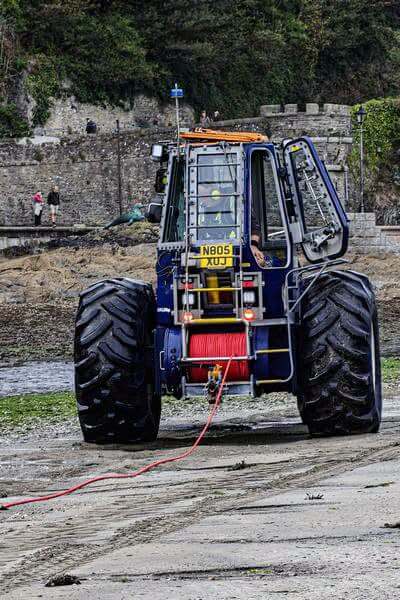 Looe RNLI launch tractor on the river bed
