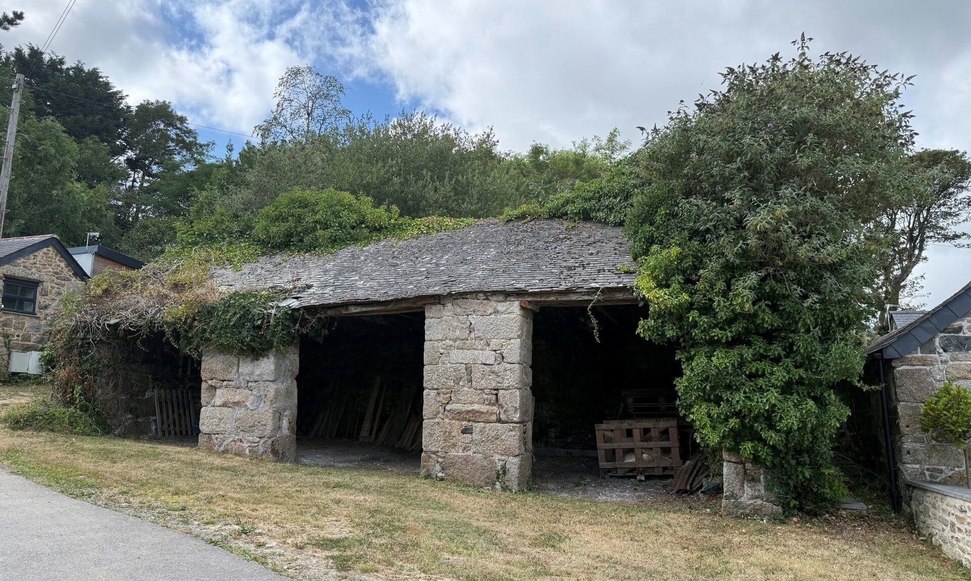 Granite cart house at Pygnoweth, Trevaylor Vean, Gulval