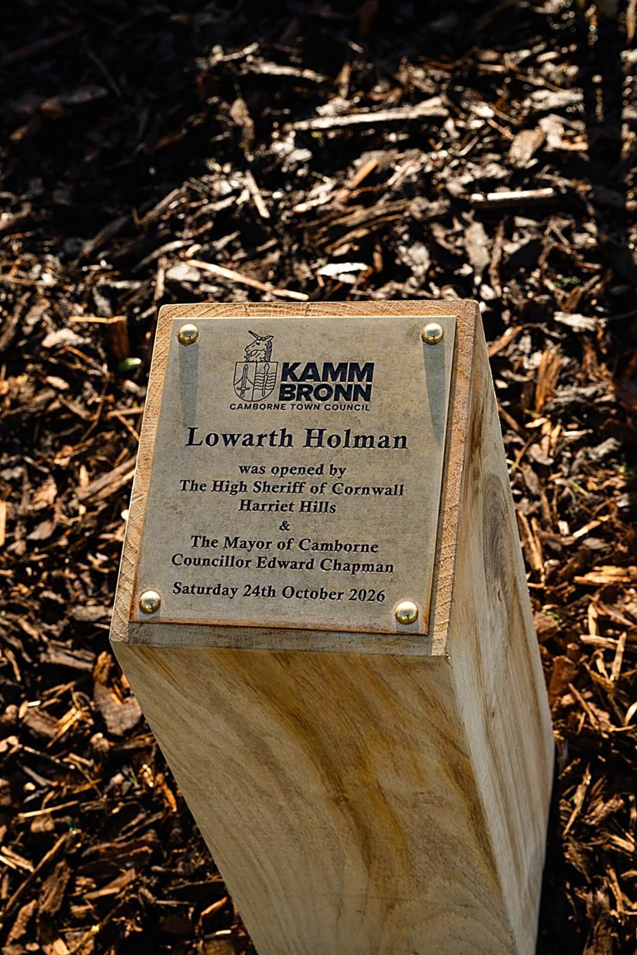 Lowarth Holman opening plaque