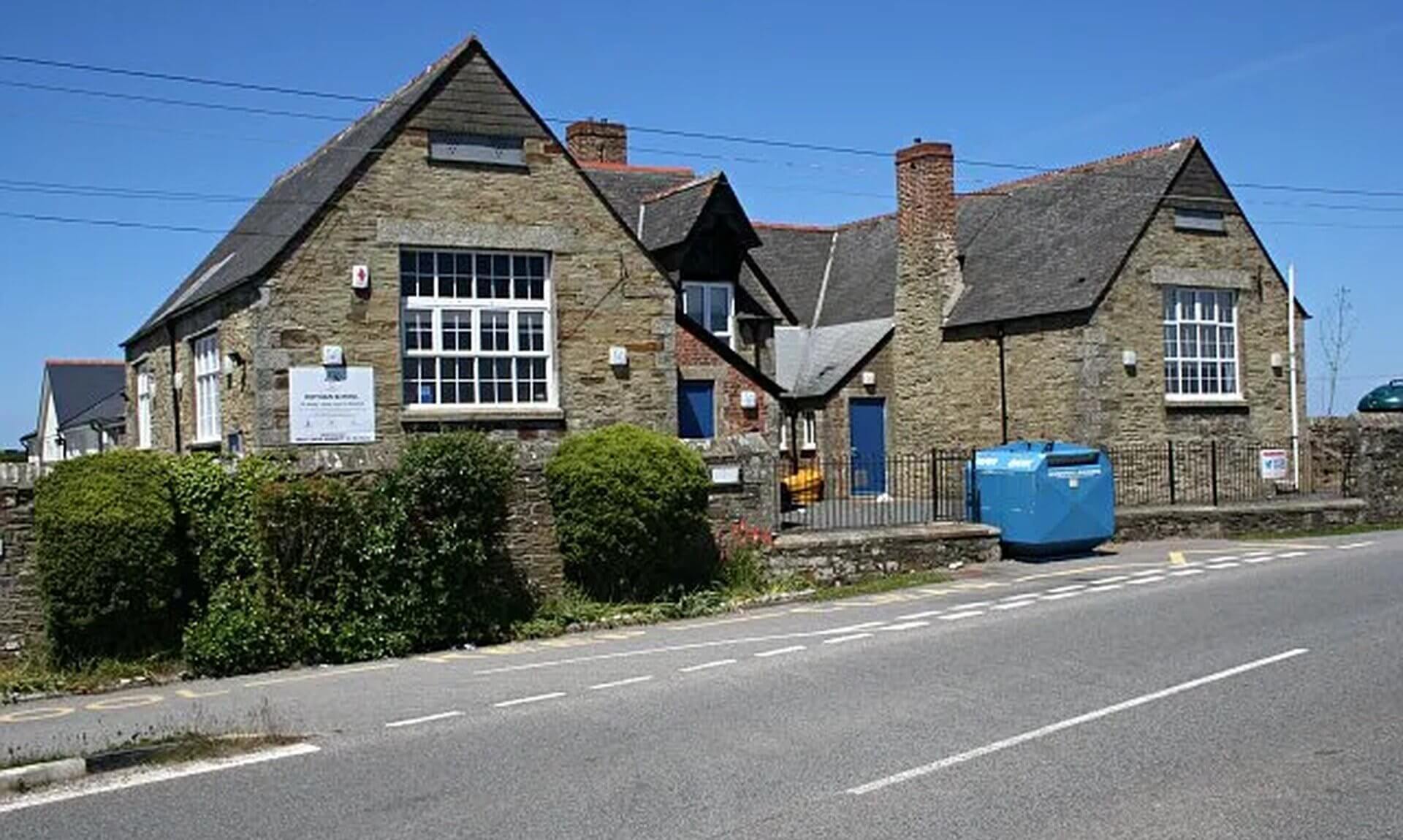 Mithian Primary School seen from the road